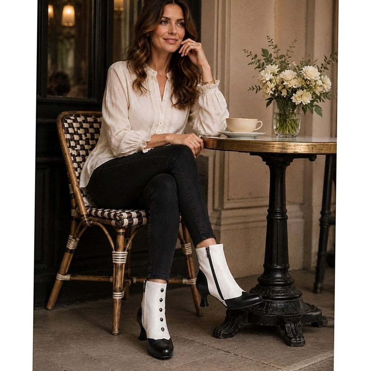 Aria | Women's Two-Tone Vintage Buttoned Spool-Heel Ankle Boots